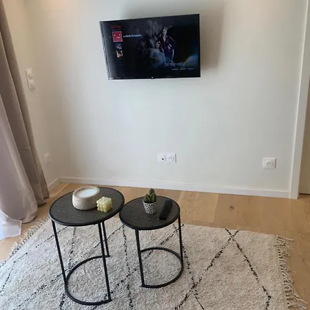 La Belle Echappee Apartment *